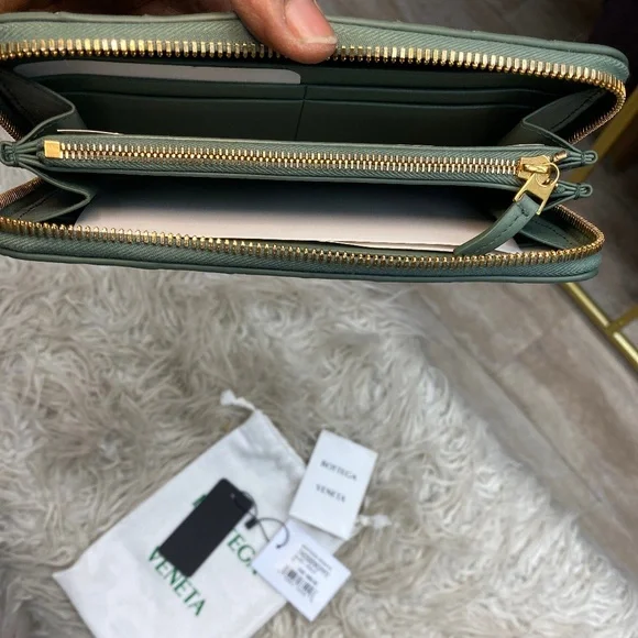 NWT Bottega Veneta Wallet Clutch - Picture 4 of 4